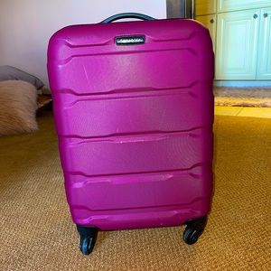Samsonite Carry On Suitcase